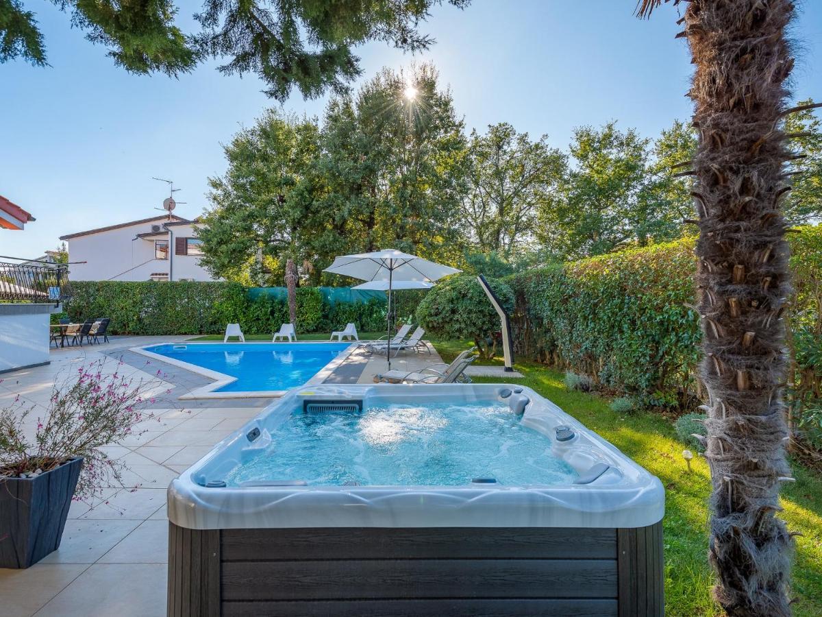 Vila Martimar With Pool And Hot Tub In Istria